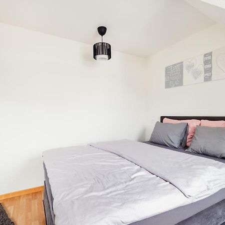 Charmante Wohnung An Beliebter, Urbaner Lage Zürich Exteriör bild