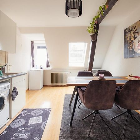 Charmante Wohnung An Beliebter, Urbaner Lage Zürich Exteriör bild