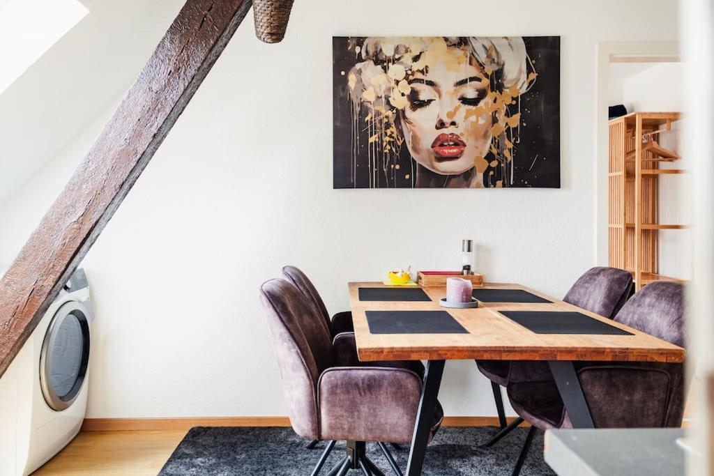 Charmante Wohnung An Beliebter, Urbaner Lage Zürich Exteriör bild