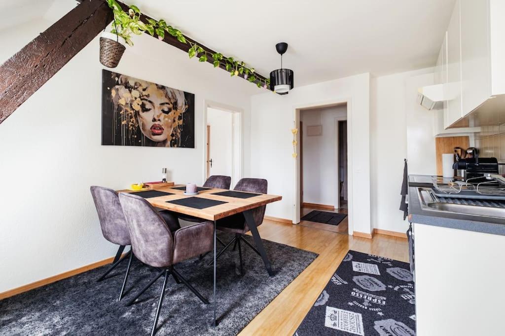 Charmante Wohnung An Beliebter, Urbaner Lage Zürich Exteriör bild