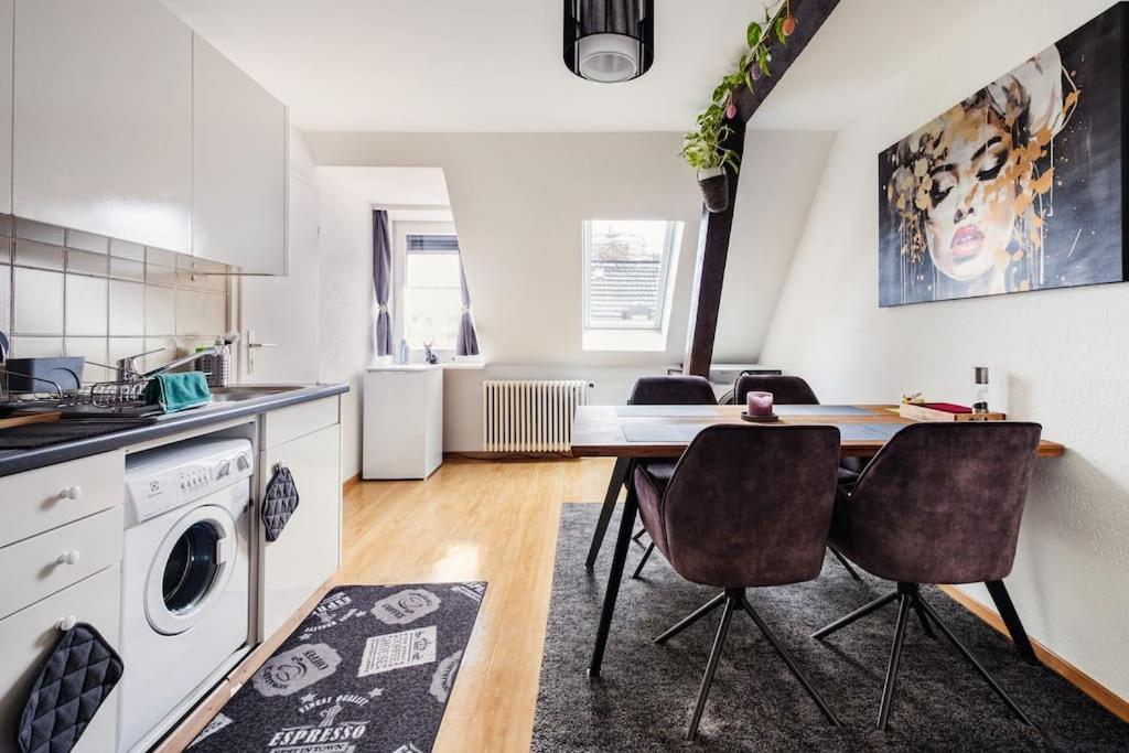 Charmante Wohnung An Beliebter, Urbaner Lage Zürich Exteriör bild